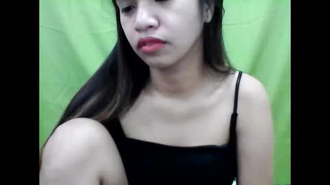 Snapshot of xx_winwin_xx chatting on 11-14-25, 01:26 Mariel online show from 11-14-25, 01:26