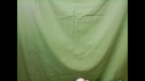 Snapshot of xx_winwin_xx chatting on 11-26-25, 05:08 Mariel online show from 11-26-25, 05:08