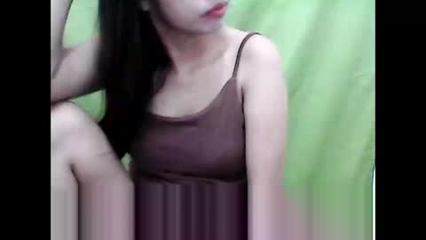 Snapshot of xx_winwin_xx chatting on 12-15-25, 01:10 Mariel online show from 12-15-25, 01:10