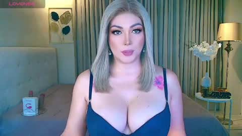Snapshot of xxbedroombeautyxx chatting on 04-06-26, 01:58 MISS NATALIA online show from 04-06-26, 01:58