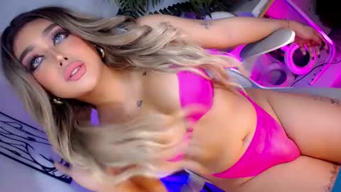 Snapshot of xxcumcatcherxx chatting on 10-17-25, 02:26 Jane online show from 10-17-25, 02:26