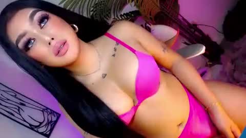 Snapshot of xxcumcatcherxx chatting on 11-01-25, 01:51 Jane online show from 11-01-25, 01:51