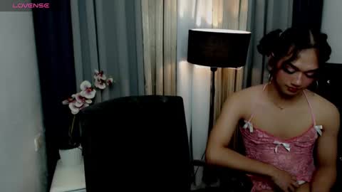Snapshot of xxgoddessofsatisfactionxx chatting on 02-25-25, 02:00 Sophie online show from 02-25-25, 02:00