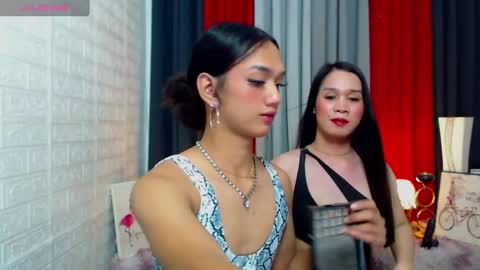 Snapshot of xxgoddessofsatisfactionxx chatting on 02-28-25, 02:42 Sophie online show from 02-28-25, 02:42