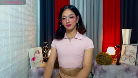 Snapshot of xxgoddessofsatisfactionxx chatting on 02-28-25, 05:59 Sophie online show from 02-28-25, 05:59