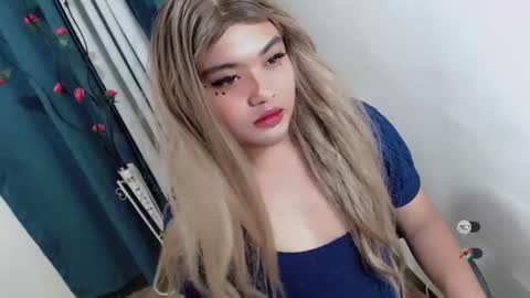 Snapshot of xxhotloyd_cummerx chatting on 06-21-26, 04:20 Loyd online show from 06-21-26, 04:20