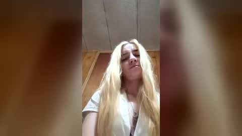Snapshot of xxjessiebugxx chatting on 07-08-26, 04:17 xxjessiebugxx online show from 07-08-26, 04:17