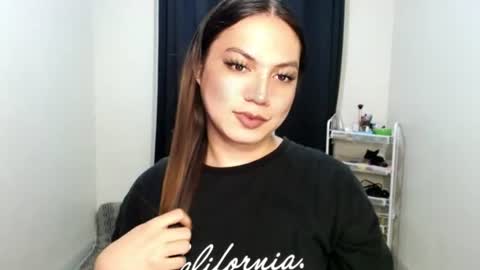 Snapshot of xxjulielovesyouxx chatting on 07-13-26, 06:44 July online show from 07-13-26, 06:44
