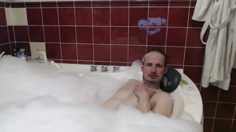 Snapshot of xxlchaz_bonner chatting on 05-18-26, 12:18 Bonner online show from 05-18-26, 12:18