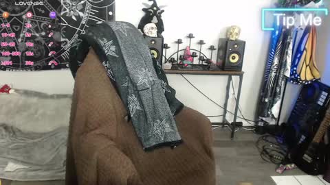 Snapshot of xxlilithmoonxx chatting on 01-24-25, 01:03 Lilith online show from 01-24-25, 01:03