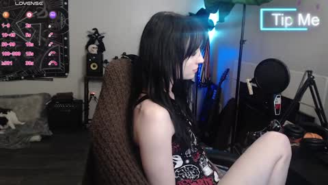 Snapshot of xxlilithmoonxx chatting on 02-07-25, 07:29 Lilith online show from 02-07-25, 07:29