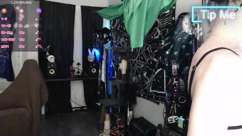 Snapshot of xxlilithmoonxx chatting on 02-12-25, 09:10 Lilith online show from 02-12-25, 09:10