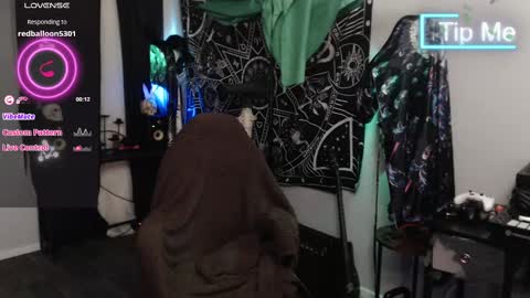 Snapshot of xxlilithmoonxx chatting on 02-15-25, 08:33 Lilith online show from 02-15-25, 08:33