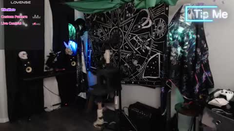 Snapshot of xxlilithmoonxx chatting on 02-21-25, 08:07 Lilith online show from 02-21-25, 08:07