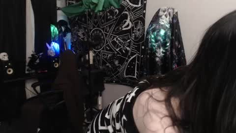 Snapshot of xxlilithmoonxx chatting on 02-23-25, 03:02 Lilith online show from 02-23-25, 03:02