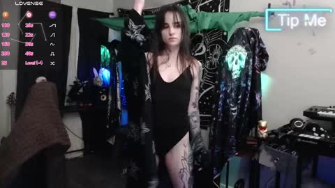 Snapshot of xxlilithmoonxx chatting on 03-10-25, 05:00 Lilith online show from 03-10-25, 05:00