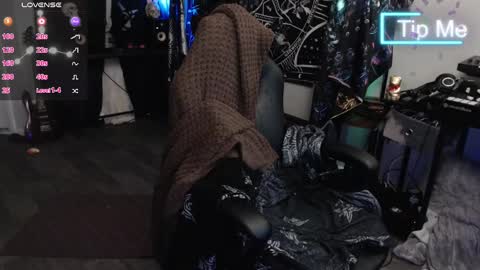 Snapshot of xxlilithmoonxx chatting on 03-11-25, 05:05 Lilith online show from 03-11-25, 05:05