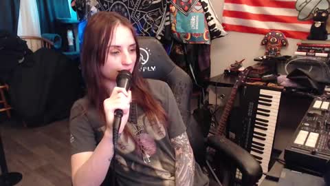 Snapshot of xxlilithmoonxx chatting on 09-18-25, 02:02 Lilith online show from 09-18-25, 02:02