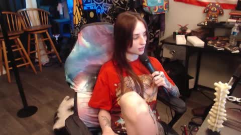 Snapshot of xxlilithmoonxx chatting on 10-20-25, 02:56 Lilith online show from 10-20-25, 02:56