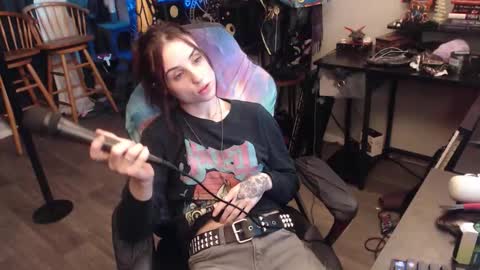 Snapshot of xxlilithmoonxx chatting on 10-22-25, 02:45 Lilith online show from 10-22-25, 02:45