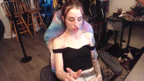 Snapshot of xxlilithmoonxx chatting on 10-24-25, 03:25 Lilith online show from 10-24-25, 03:25