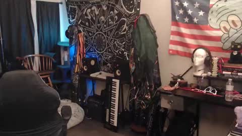 Snapshot of xxlilithmoonxx chatting on 12-04-25, 04:11 Lilith online show from 12-04-25, 04:11