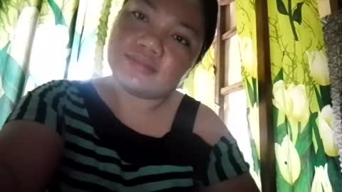 Snapshot of xxloriexx_me chatting on 06-18-26, 11:42 xxloriexx_me online show from 06-18-26, 11:42