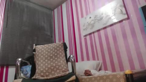 xxrowenatastycockforyouxx online show from 03-26-26, 04:07