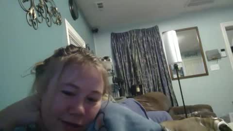 Snapshot of xxsashas chatting on 12-04-24, 12:08 Sashaaaaa 3 online show from 12-04-24, 12:08