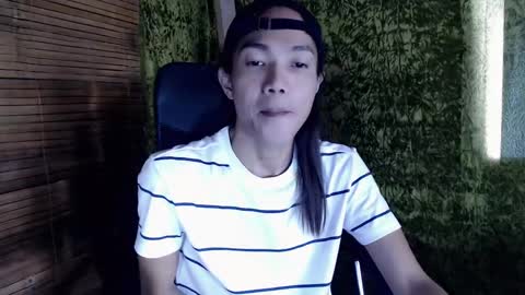 Snapshot of xxskinny_alonzoxx chatting on 01-19-25, 12:17 Ali online show from 01-19-25, 12:17