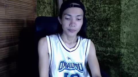 Snapshot of xxskinny_alonzoxx chatting on 02-08-25, 05:29 Ali online show from 02-08-25, 05:29