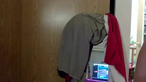 Strawberry Jane online show from 12-20-24, 04:09