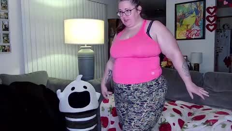 Strawberry Jane online show from 01-22-25, 03:31