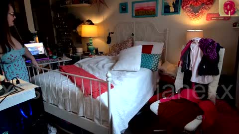 Strawberry Jane online show from 01-30-25, 07:15