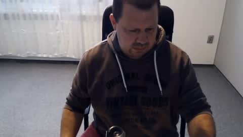 Snapshot of xxstrikerxx chatting on 12-02-24, 10:39 Eddi online show from 12-02-24, 10:39