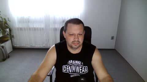 Snapshot of xxstrikerxx chatting on 12-05-24, 09:06 Eddi online show from 12-05-24, 09:06