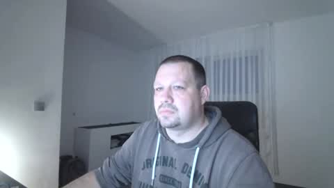 Snapshot of xxstrikerxx chatting on 12-30-24, 07:04 Eddi online show from 12-30-24, 07:04