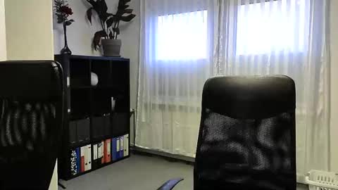 Snapshot of xxstrikerxx chatting on 10-30-25, 06:37 Eddi online show from 10-30-25, 06:37