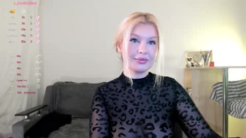 Snapshot of xxviktoryqueenxx chatting on 10-15-25, 09:15 Vi online show from 10-15-25, 09:15