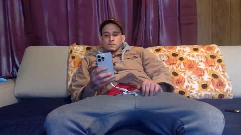 Snapshot of xxvizzyxx chatting on 12-01-25, 02:33 Vizzy online show from 12-01-25, 02:33