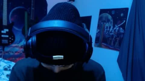 Snapshot of xxwhitefoxx chatting on 04-27-26, 07:28 David Fox online show from 04-27-26, 07:28