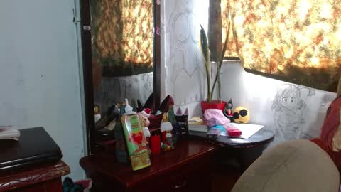   LILI  online show from 12-24-24, 02:33