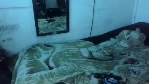   LILI  online show from 10-28-25, 08:55