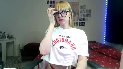 Pretty online show from 02-28-25, 08:28