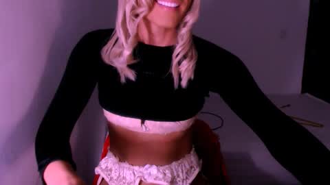 Snapshot of xxxanonymousloverxxx chatting on 11-20-25, 03:50 Chiara online show from 11-20-25, 03:50