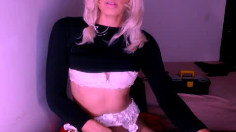 Snapshot of xxxanonymousloverxxx chatting on 11-28-25, 05:10 Chiara online show from 11-28-25, 05:10