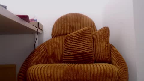 Lola online show from 02-18-25, 01:44