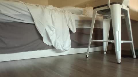 Danielle online show from 10-19-25, 02:40