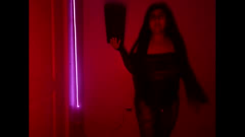 Snapshot of xxxenmascaradosxxx chatting on 05-19-26, 05:47 Parejahot69 online show from 05-19-26, 05:47