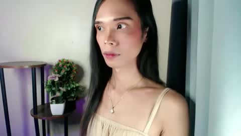 Snapshot of xxxfuckgirlyumsxxx chatting on 05-23-26, 04:44 Your Princess Yums online show from 05-23-26, 04:44